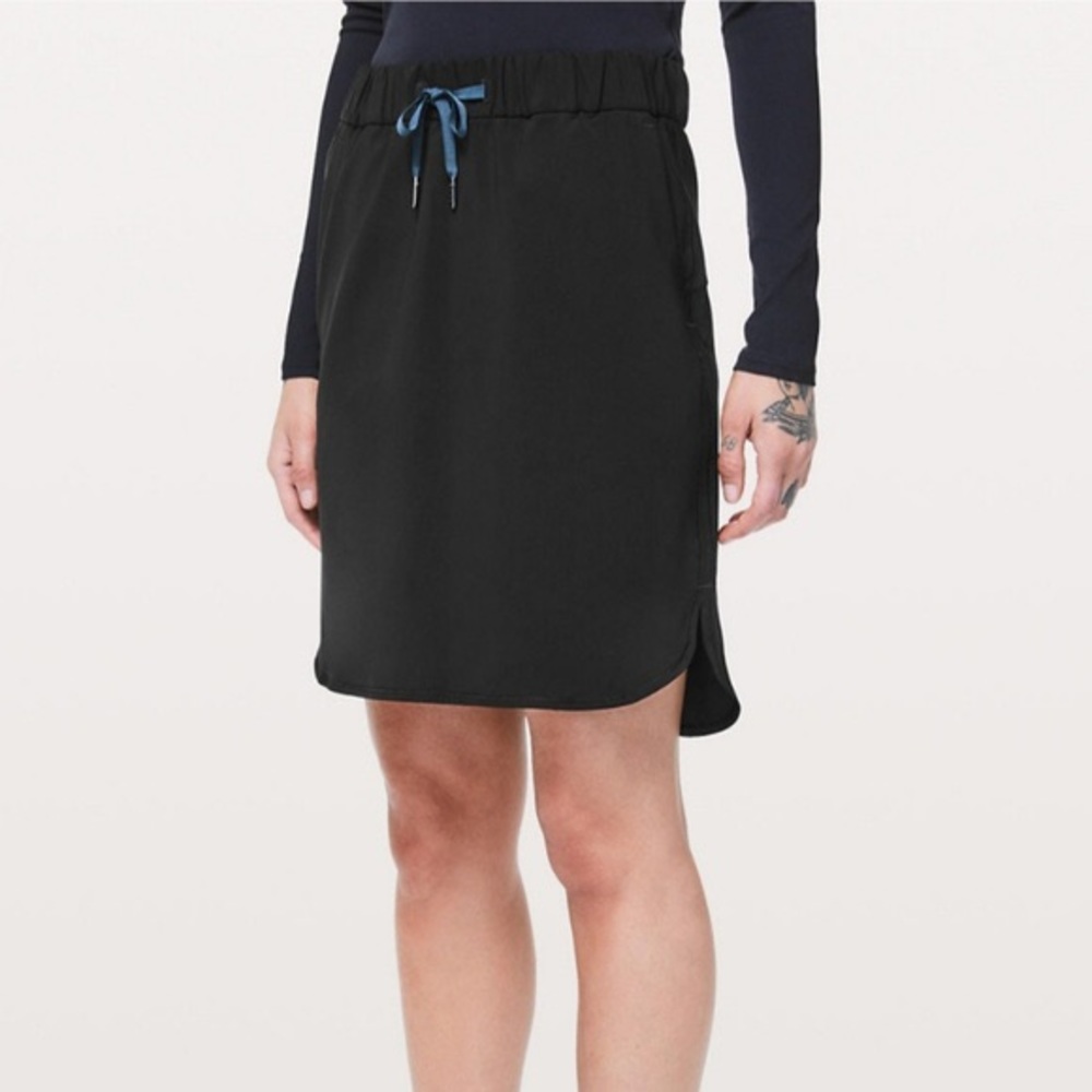 NWT On The Fly Skirt